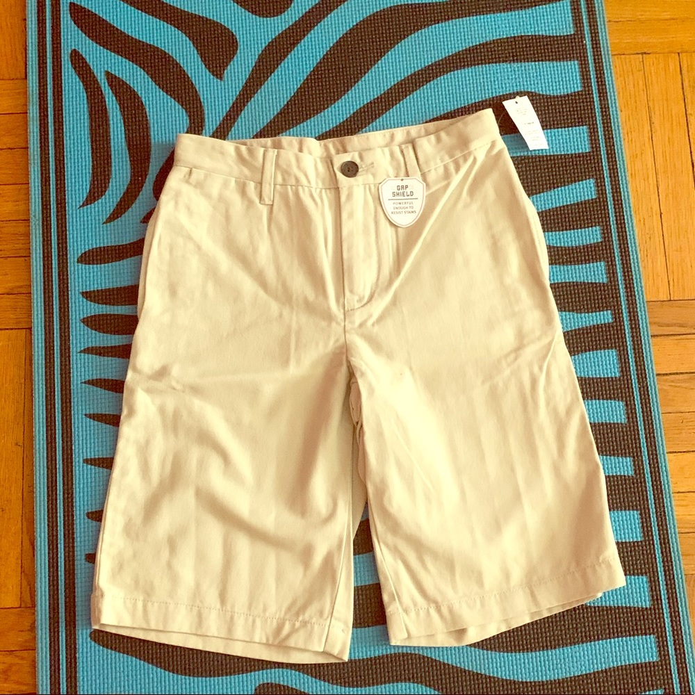 Brown khaki shorts